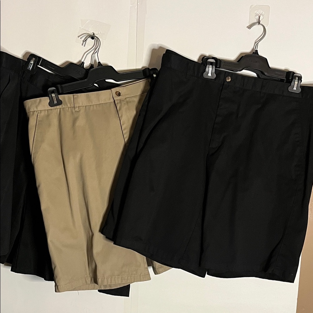 😄McCarthy Bermuda style shorts uniform bundle 42. (5) summer ready